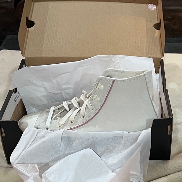 Chuck Taylor All Star Lift Platform Suede NIB - Picture 4 of 11